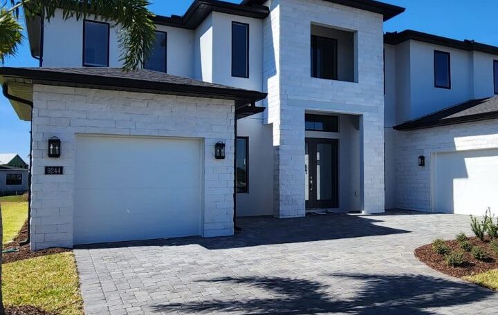houses's pavers completed for walls and driveway